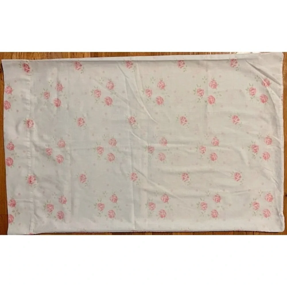 Vintage Pink Floral pillowcase Cannon, made in‎ USA
